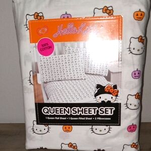 Hello Kitty Halloween Queen Sheet Set - White and Orange New